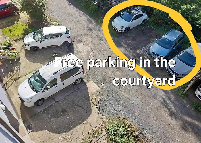 Parking Free One Room With Netflix In Shared Flat With A Woman In Next Room And Shared Bathroom And Kitchen No Invoice
