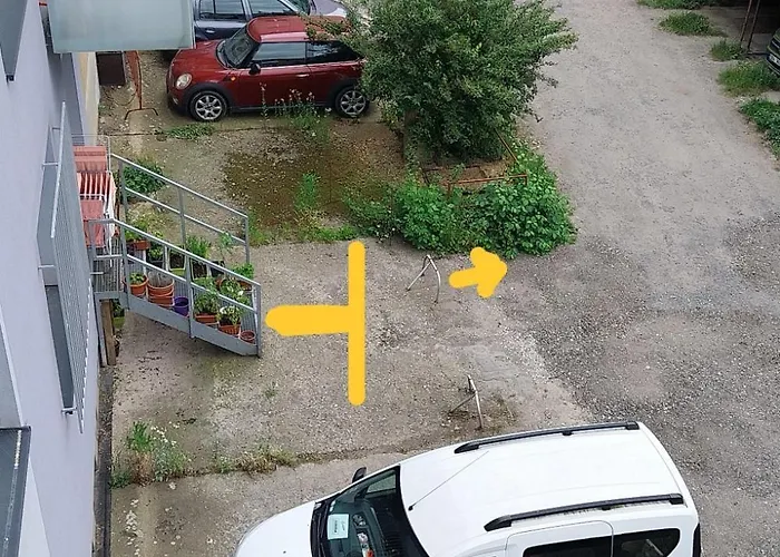 Parking Free One Room With Netflix In Shared Flat With A Woman In Next Room And Shared Bathroom And Kitchen No Invoice
